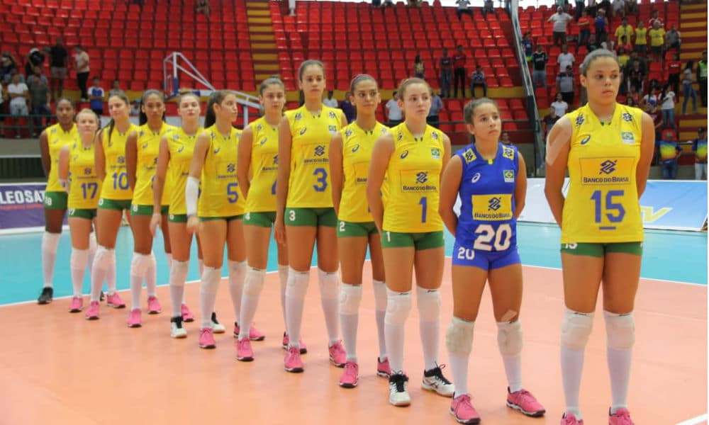 Brasil estreia com vitória tranquila no Sul-Americano Feminino de Vôlei -  Superesportes