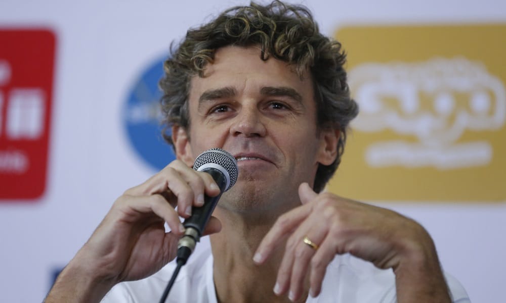 Guga comenta cenário do tênis brasileiro: "Não existe"