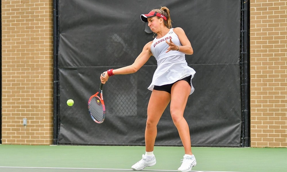 Parceira se machuca e Ingrid Gamarra Martins abandona WTA 1000 de  Guadalajara