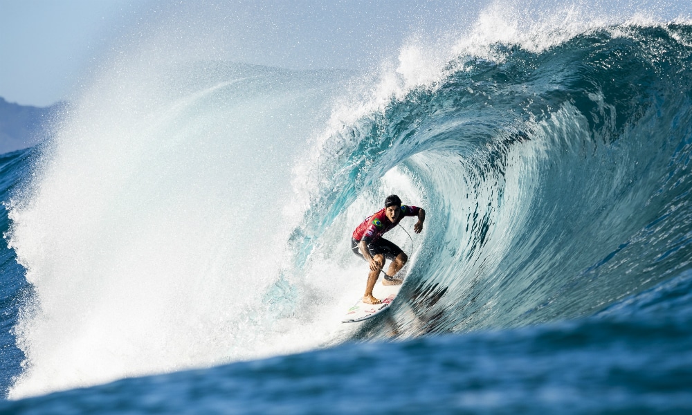 Gabriel Medina Cai Para John John Florence E E Vice Campeao Em Pipeline