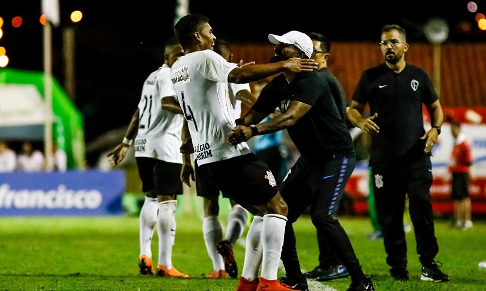 Corinthians pega o Athletico na Copa São Paulo ao vivo