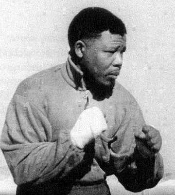 Momento histórico: em 1995, Mandela usa a Copa do Mundo de Rúgbi para unir  a África do Sul, todos por um