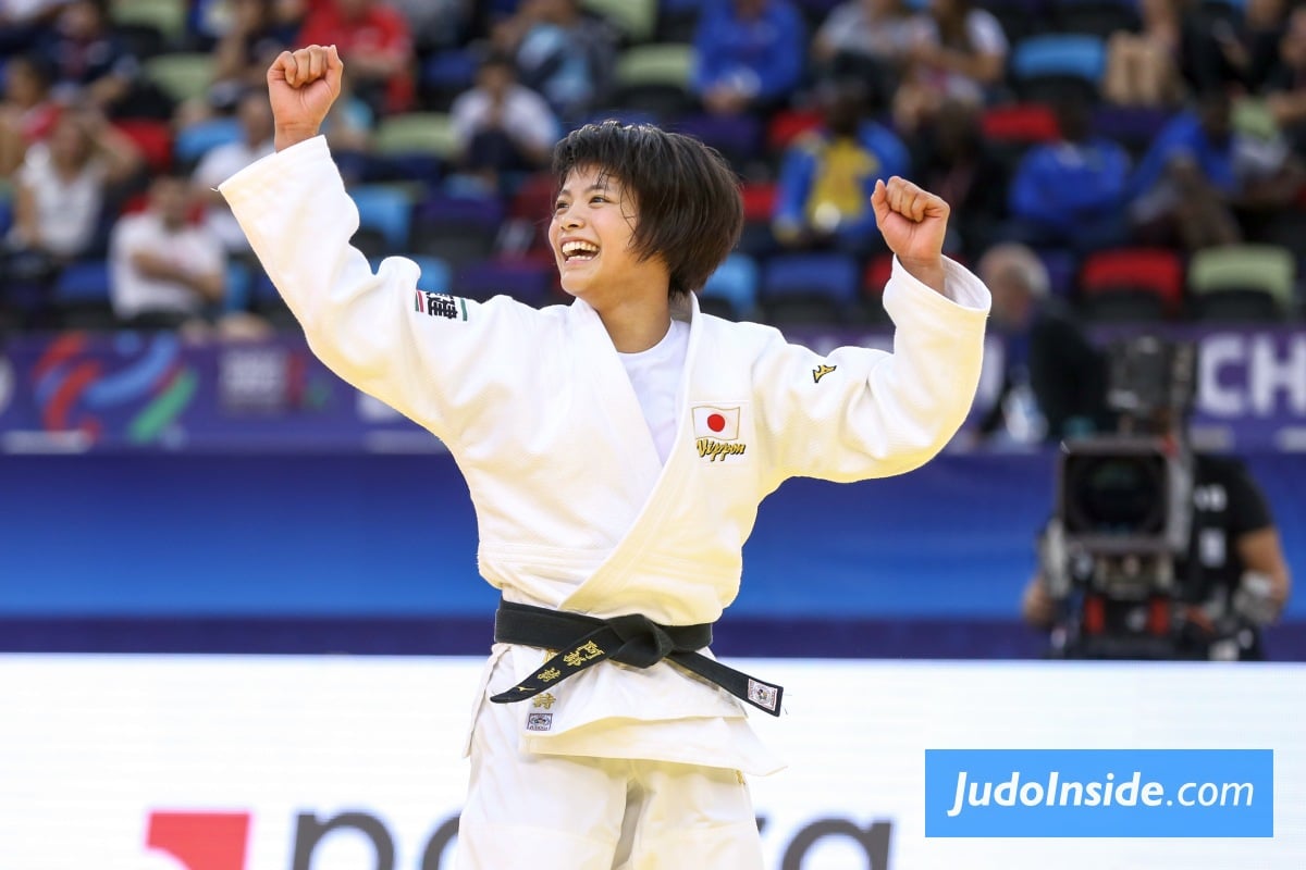 Aline Silva vence japonesa e vai às quartas de final na luta livre