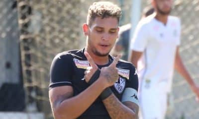 Domingo (8) tem confronto centenário no Campeonato Brasileiro Sub-20. Botafogo e Fluminense fazem o clássico Vovô, às 15h, no estádio Cefat, em Niterói, pela 11ª rodada da competição. Em ascensão, o Glorioso venceu as últimas três partidas e subiu na tabela. No momento, o Fogão aparece na 9ª posição, com 14 pontos. Do outro lado está o Tricolor das Laranjeiras, vice-líder, com 21. Veja o ao vivo aqui pelo OTD