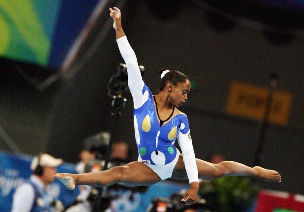 Daiane dos Santos era a favorita em atenas no solo feminino, mas acabou sem medalha. Será que a medalha brasileira vem desta vez em Tóquio?