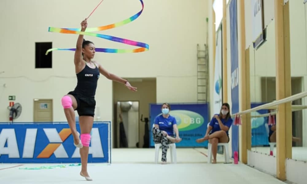 Bárbara Domingos é um dos nomes de destaque da ginástica rítmica do Brasil (Ricardo Bufolin/Panamerica Press/CBG)