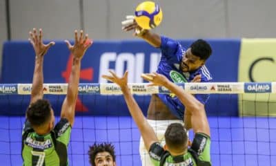 Um duelo mineiro definirá o último semifinalista na Copa Brasil 2021 masculina de vôlei. Nesta quarta-feira (20), o Sada Cruzeiro receberá o Montes Claros América, às 19h, no ginásio do Riacho, em Contagem (MG). O torneio reúne os oito melhores classificados no primeiro turno da Superliga 2020/21. O campeão da competição garantirá vaga no Sul-Americano de clubes e na Supercopa em 2021. Siga ao vivo pelo OTD!