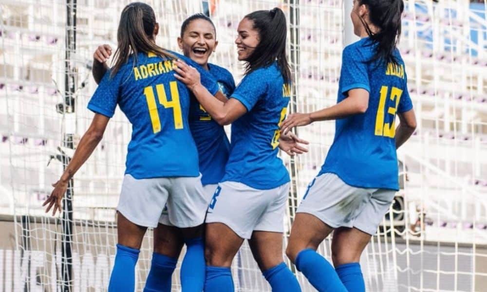 Debinha, atacante da Seleção feminina: Futebol feminino não é