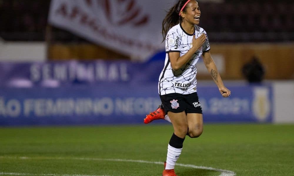 Corinthians Feminino faz três gols e leva boa vantagem para jogo