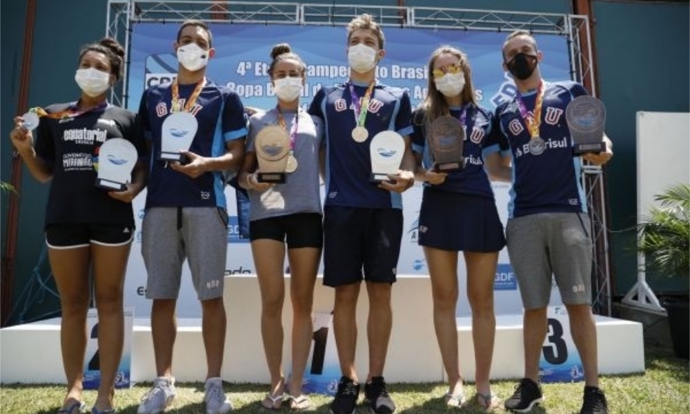 Viviane Jungblut e Luiz Loureiro são campeões do Brasileiro de maratonas aquáticas