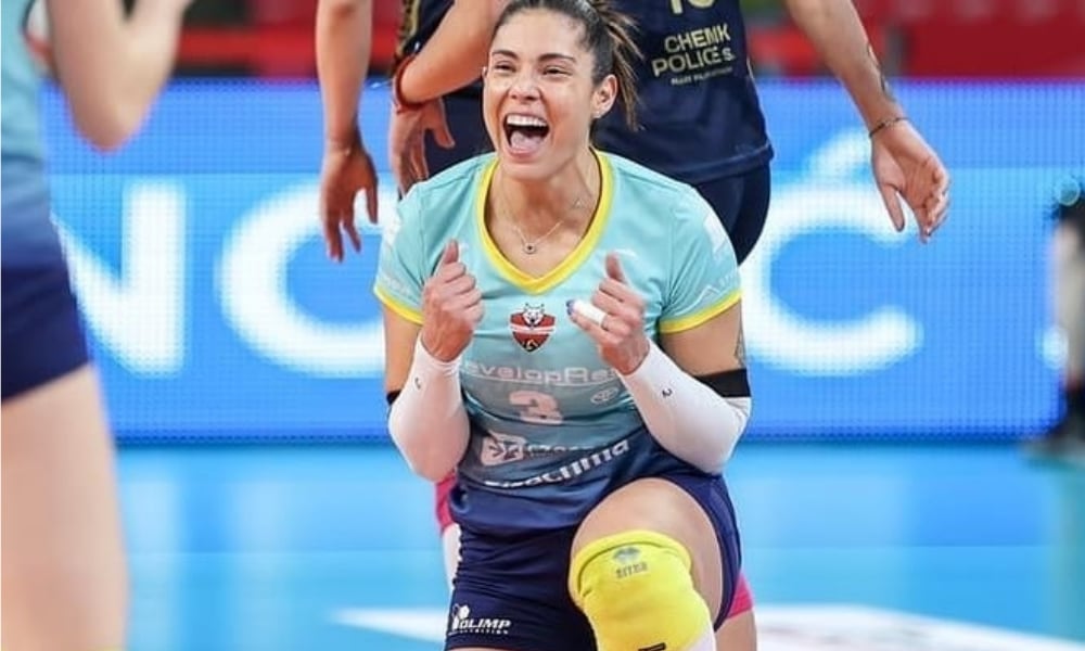 Bruna Honório brilha e Rzeszow vence grande duelo na Champions League de vôlei feminino