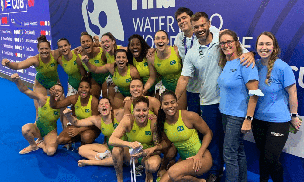 seleção brasileira de polo aquático comemora vaga para o Mundial de Esportes Aquáticos