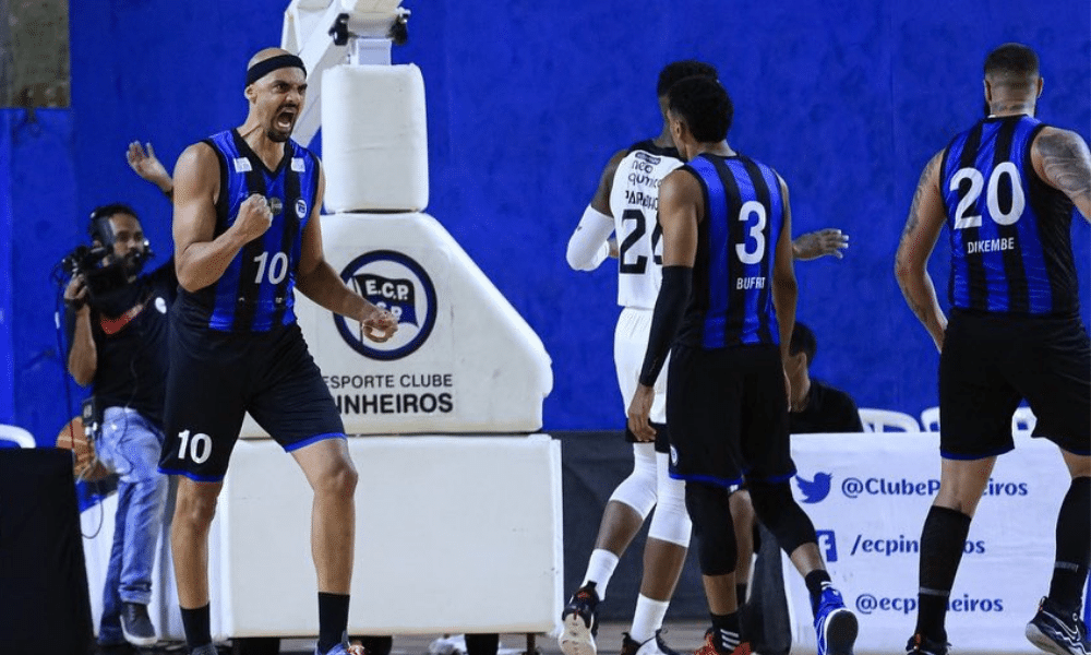 Em jogo de 'tudo ou nada', Brasil vence e segue vivo no basquete