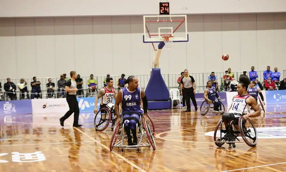 Brasil arrasa Argentina e conquista bronze no basquete CR