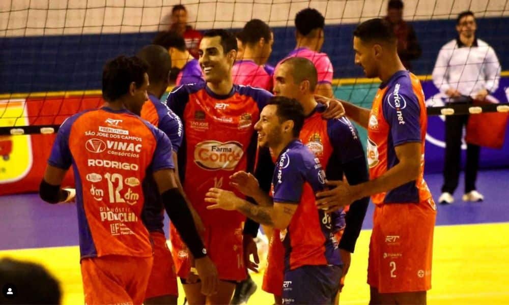 É de tie break! Com virada espetacular, Brasil vence Argentina no vôlei  masculino