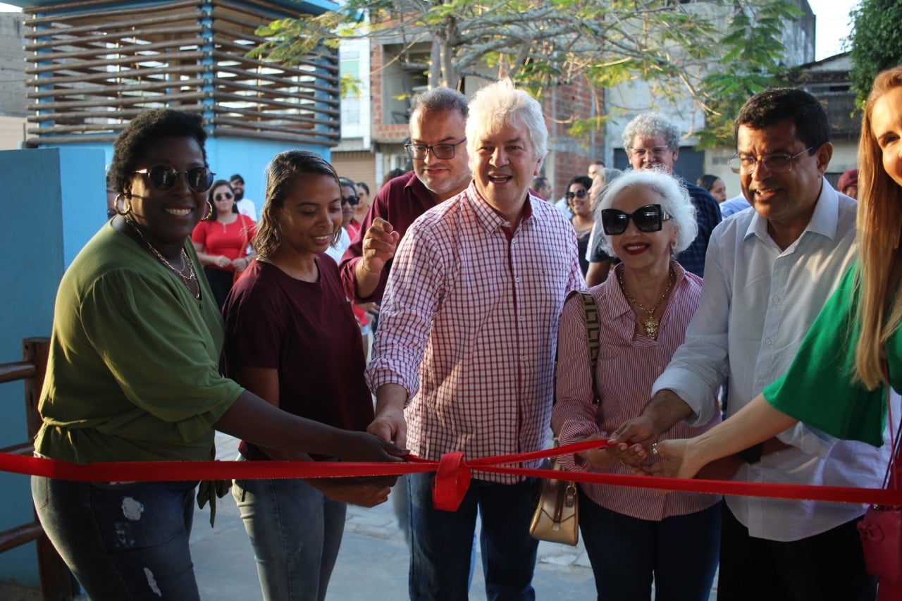 Dirigentes baianos e da Confederação Brasileira de Canoagem na reinauguração do Centro de Ubaitaba