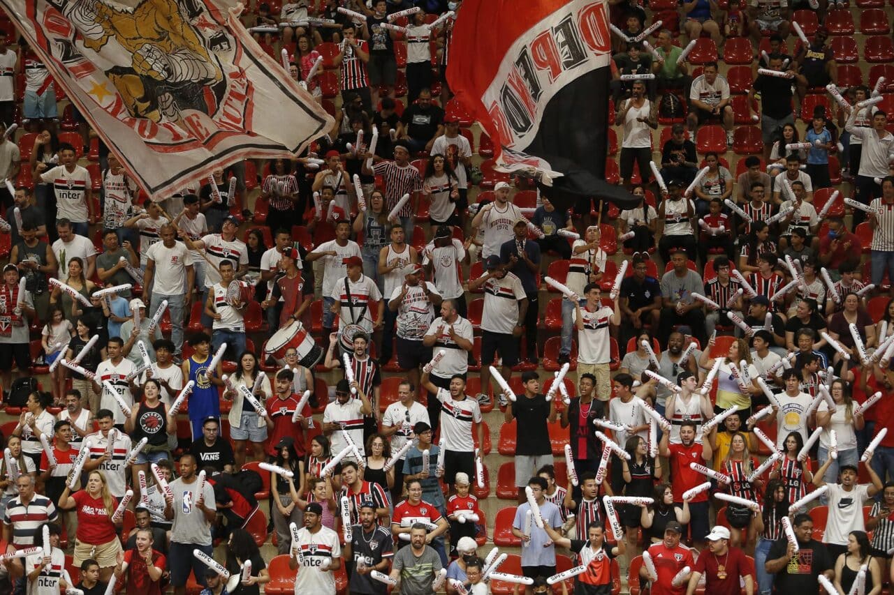 No Rio, Basquete Tricolor abre vantagem contra o Flamengo na semi do NBB -  SPFC