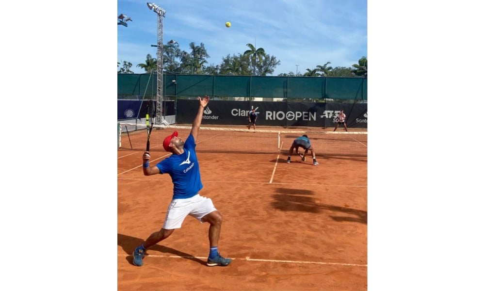 Marcelo Melo e Juan Sebastian Cabal treinando juntos para o Rio Open 2023