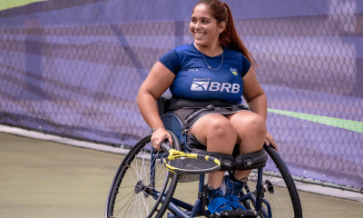 Jade Lanai enquanto treina com a seleção brasileira para o Mundial de tênis em cadeira de rodas