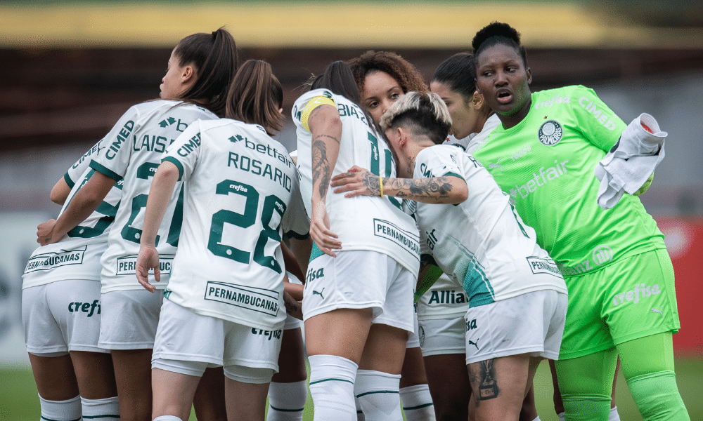 Palmeiras e Internacional vencem clássicos e se mantêm no topo da tabela do Brasileiro  Feminino