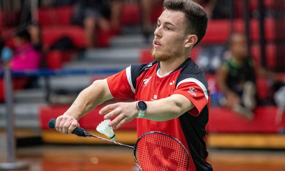 Vitor Tavares durante disputa do Internacional do Bahrein de parabadminton