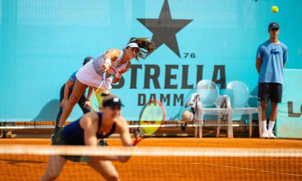 Duplas de Stefani e Demoliner caem na estreia de torneios