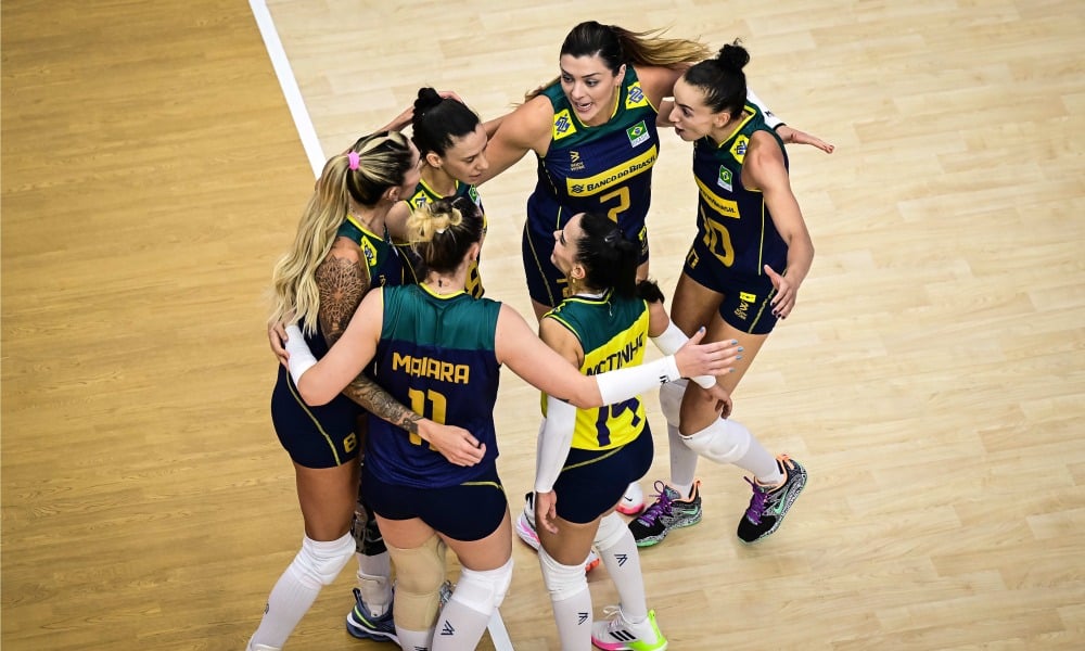 Seleção brasileira feminina de vôlei vence Itália e vai à final do mundial