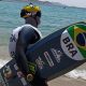 Brasileiro Bruno Lobo no kitesurf na vela