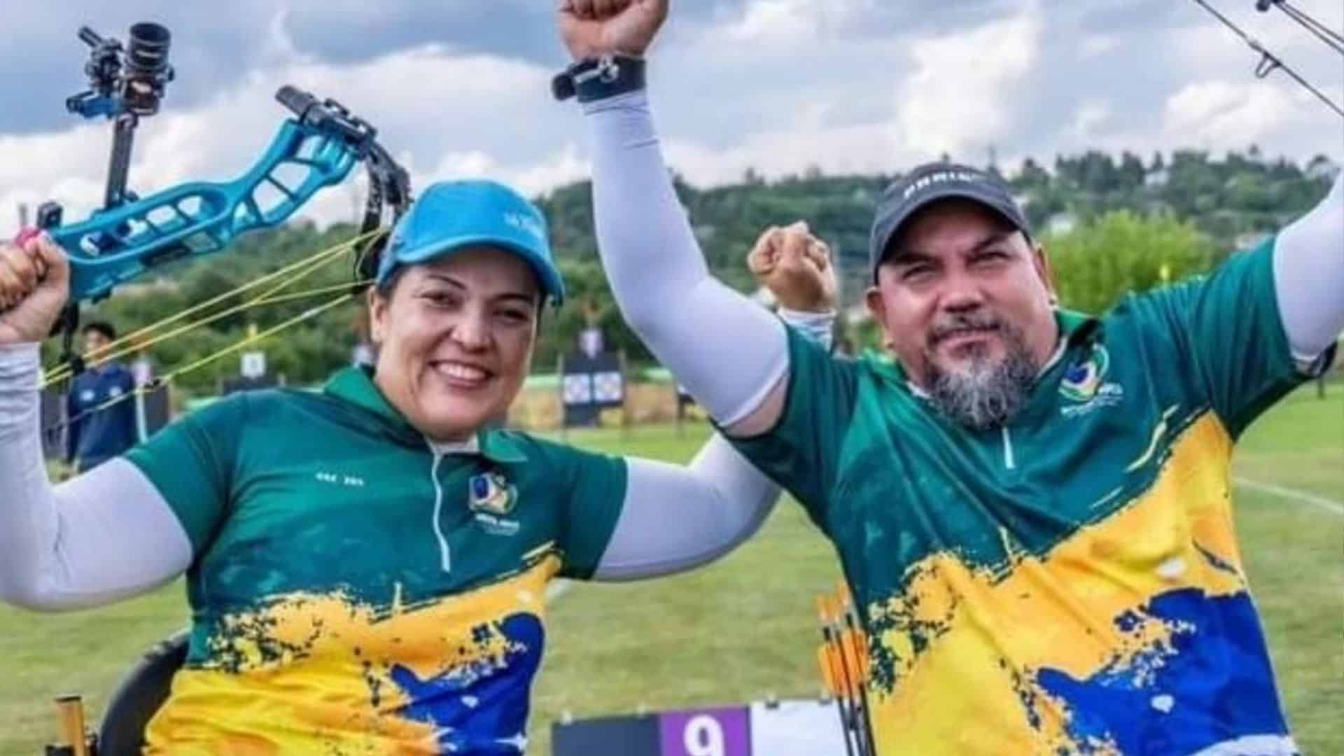 Reinaldo Charão e Jane Karla conquistaram duas vagas para as Paralimpíadas de Paris ao chegar na final da etapa de Pilsen da Copa do Mundo de Tiro com arco (Divulgação/BrasilArco)