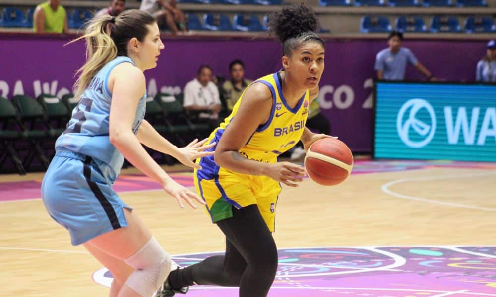 Partida entre Brasil e Argentina, válida pela AmeriCup Feminina (Reprodução/Twitter/@basquetebrasil)