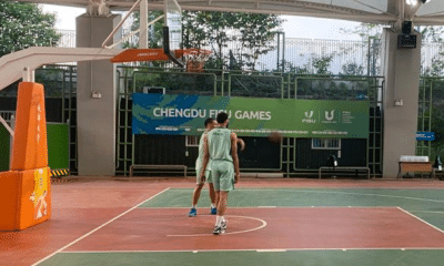 Brasil e Mongólia durante disputa amistosa de basquete para os Jogos Mundiais Universitários Chengdu-2021
