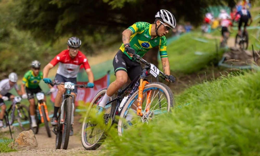 Ciclista brasileiro Ulan Galinski em ação em território europeu (Foto: Michele Mondini)