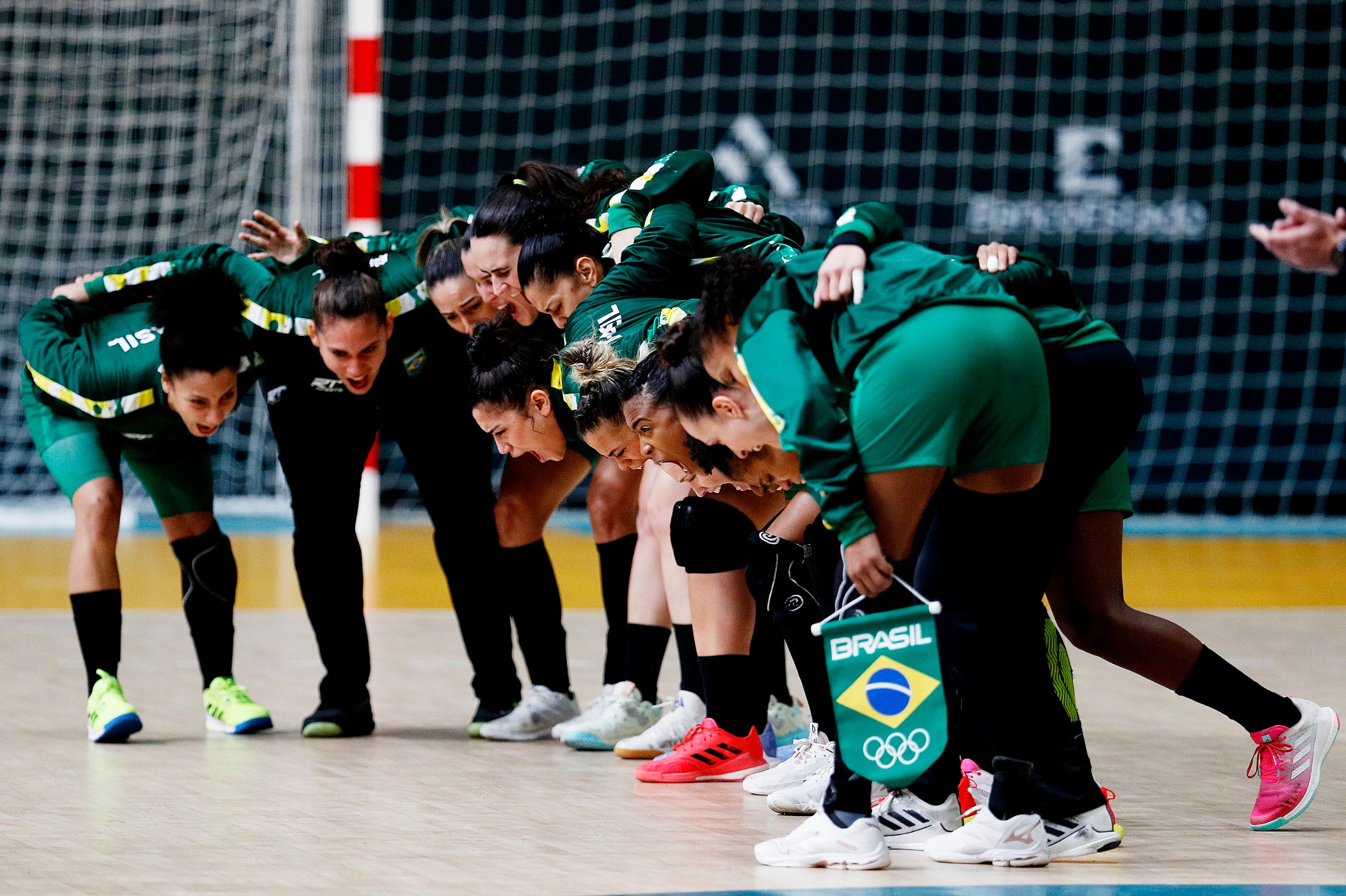 Brasil garante vaga na final do basquete e handebol feminino no Pan de  Santiago