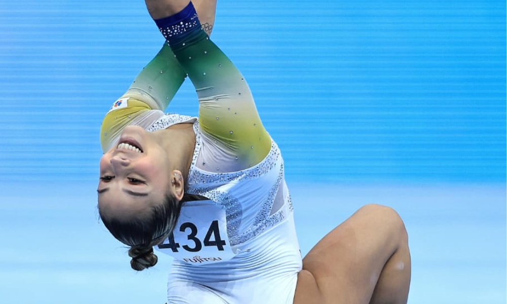 Rebeca Andrade ganha duas medalhas e Flávia Saraiva é bronze no  encerramento do Mundial de Ginástica Artística