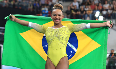 Rebeca Andrade comemora o ouro no salto nos Jogos Pan-Americano