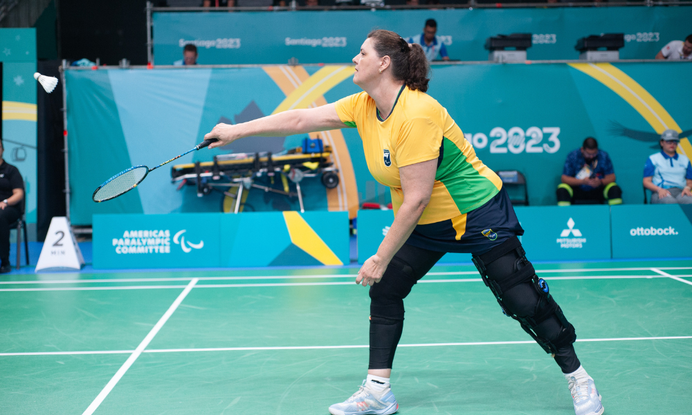 Adriane Ávila durante disputa do parabadminton dos Jogos Parapan-Americanos de Santiago-2023