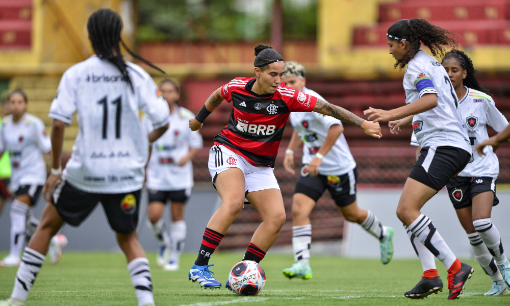 Flamengo vence São Paulo nos pênaltis e avança para final da Copinha  Feminina