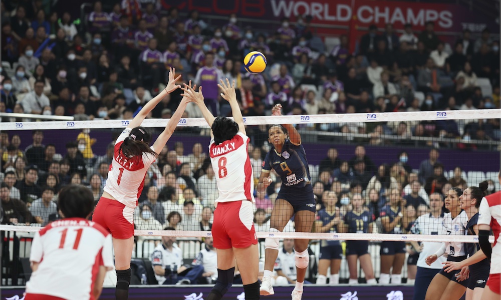 China abre mundial de vôlei feminino com vitória em sets diretos