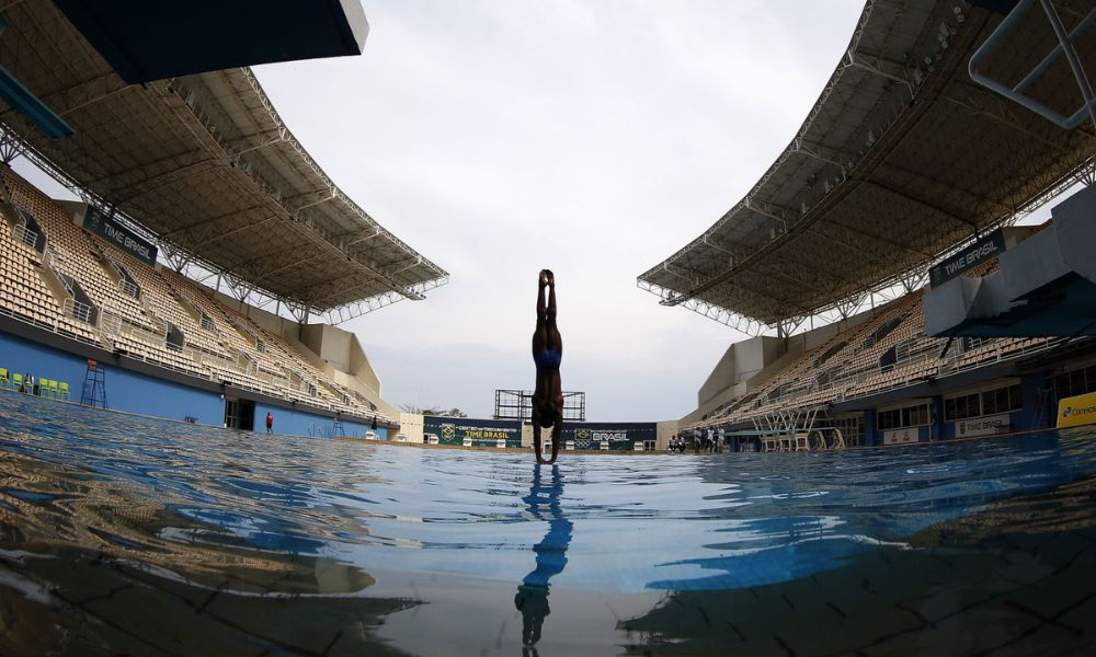 Imagem de um treino de saltos ornamentais no Complexo Maria Lenk (Satiro Sodré/SSPress/CBDA)