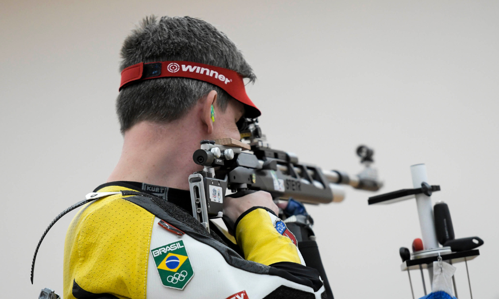 Cassio Rippel em ação na carabina de ar 10m do Campeonato das Américas de carabina e pistola