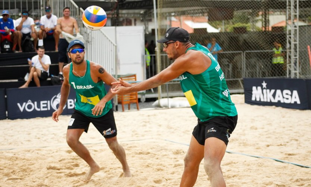 Vinicius e Heitor no Challenge de Saquarema de Vôlei de praia