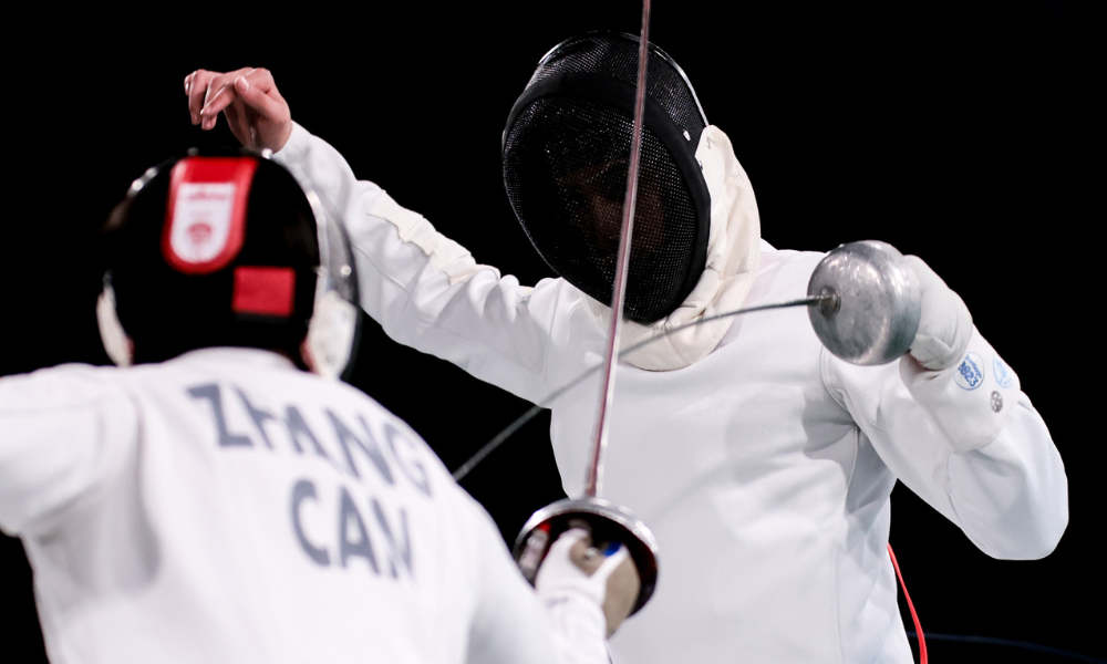 Alexandre Camargo durante jogo contra canadense no Pré-Olímpico das Américas de esgrima; FIE respondeu CBE e informou que não houve erro