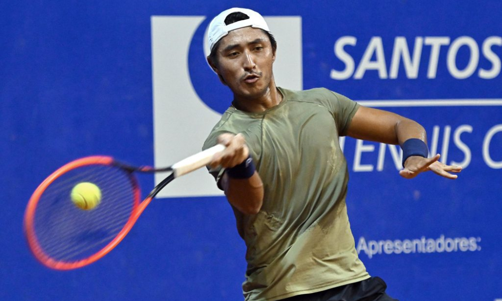 Pedro Sakamoto em ação durante o Challenger de Santos (Foto: Instituto Sports)