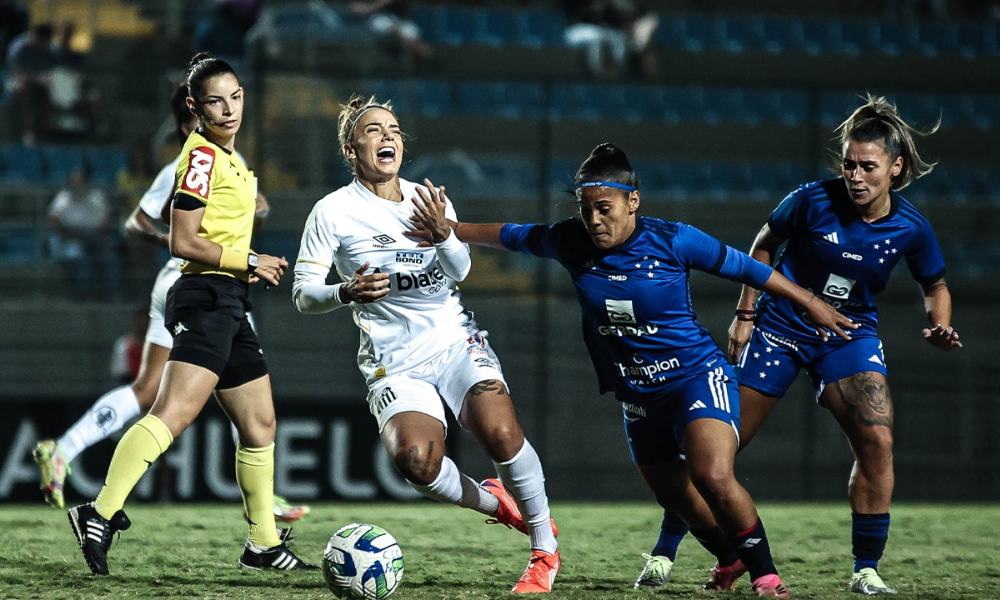 Partida entre Santos e Cruzeiro, válida pelo Brasileiro Feminino (Foto: Gustavo Martins)