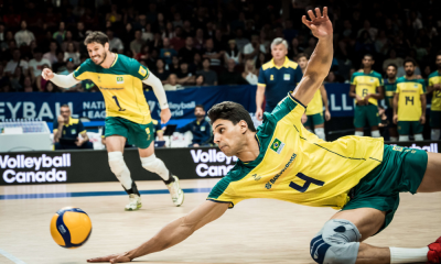 Otávio tenta salvar bola durante partida da seleção brasileira da Liga das Nações de vôlei masculino