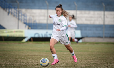 Lari Sanchez, jogadora do Juventude, em ação no Brasileiro Feminino A2 (Foto: Nathan Bizotto)