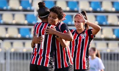 Jogadoras do São Paulo celebrando na partida do Brasileiro Sub-20 (Reprodução/Instagram/@saopaulofc_fem)