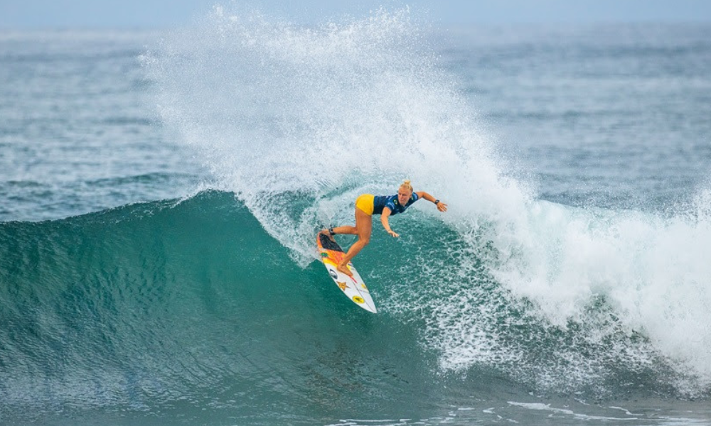 Tatiana Weston-Webb em ação na etapa de El Salvador do Circuito Mundial de surfe (Foto: WSL)