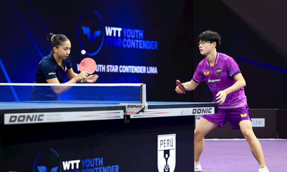 Giulia Takahashi e Leonardo Iizuka em ação no WTT Youth Star Contender Lima