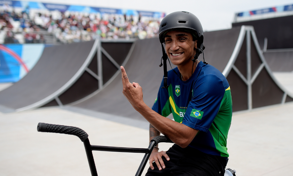 Gustavo Bala Loka no ciclismo BMX freestyle park no OQS de Budapeste